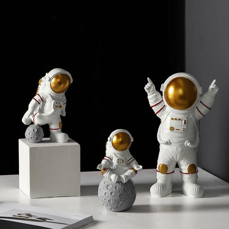 Estatuetas Astronautas - 3 Peças - Toque de Luxo Decor